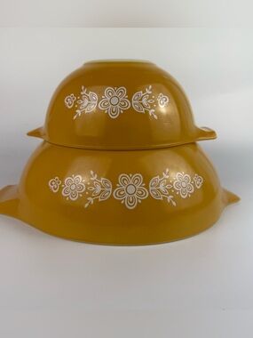 PYREX Butterfly Gold 444 442 Cinderella Mixing Bowls Set of 2 Orange/White 1972